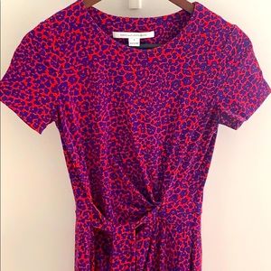 💃 DVF Red and Blue Patterned Dress